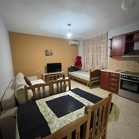 Saranda Apartments * ساراندا