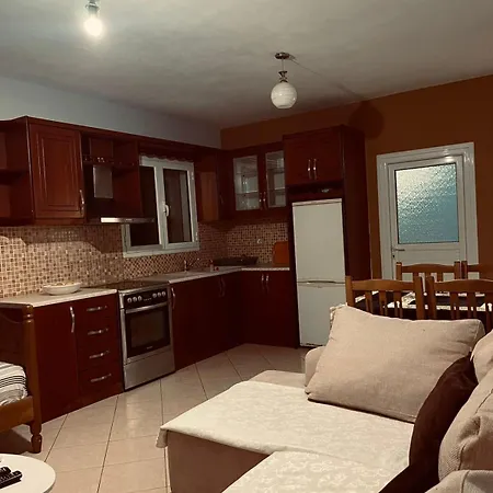 Saranda Apartments *