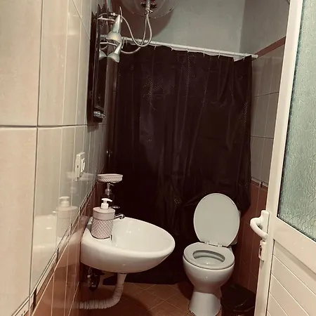 Saranda Apartments شقة *